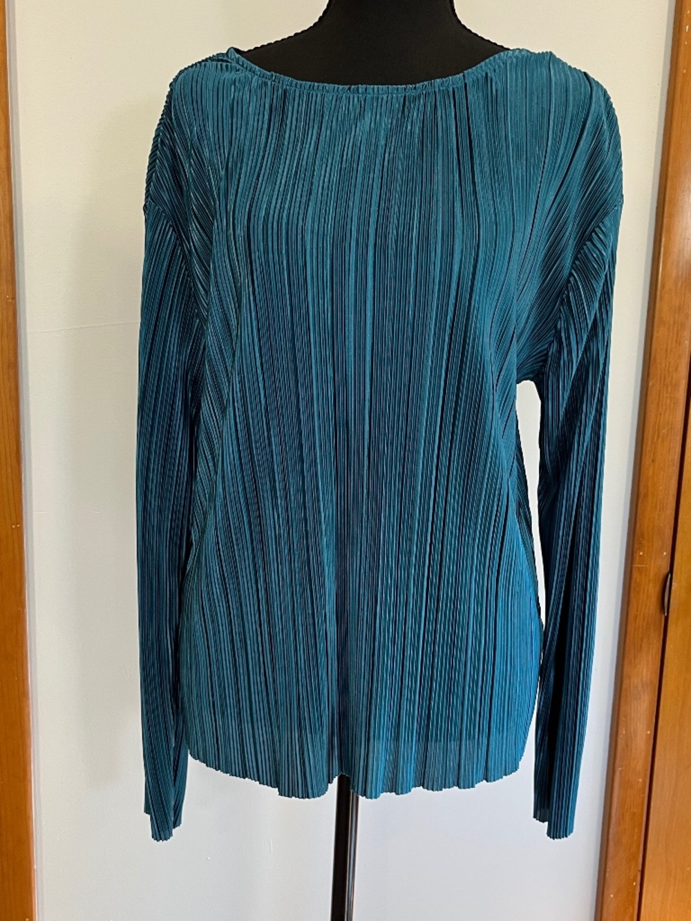 G by Giuliana Black Label Pleated Pull Over Blouse sz L Crew Neck Chic Office